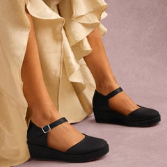 Womens Gwyneth Wedge Black Canvas