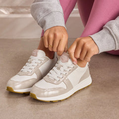 Womens TRVL LITE Retro Runner Sneaker Water Repellent Champagne Shimmer
